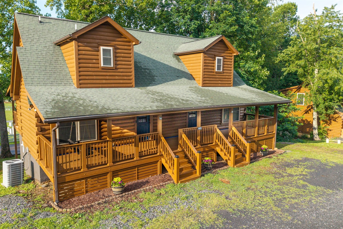 The Sapphire Owl is one of two 3-bedroom, 3-bathroom townhouses in this spectacular log cabin duplex.