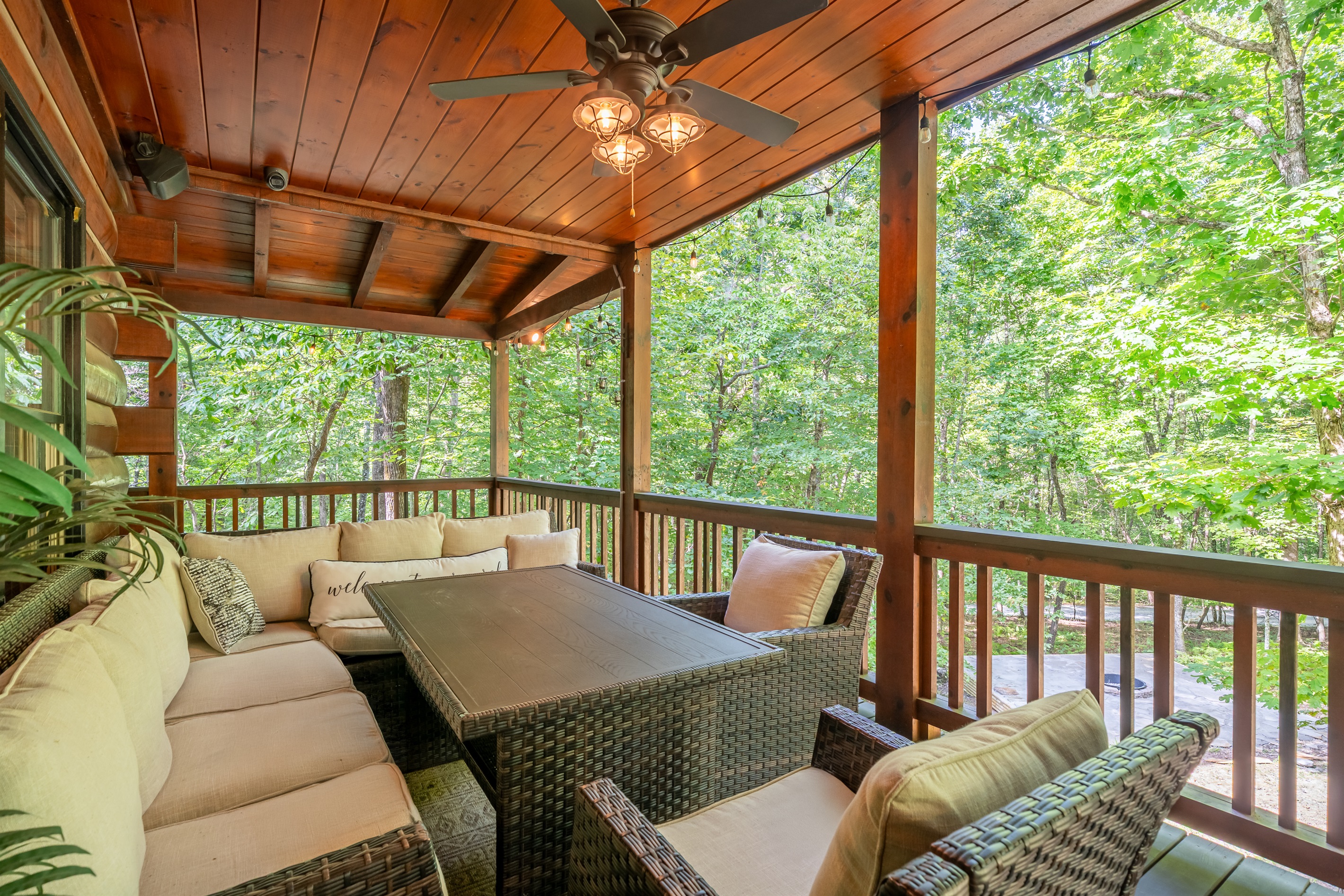 Cozy Outdoor Dining Overlooking the Firepit