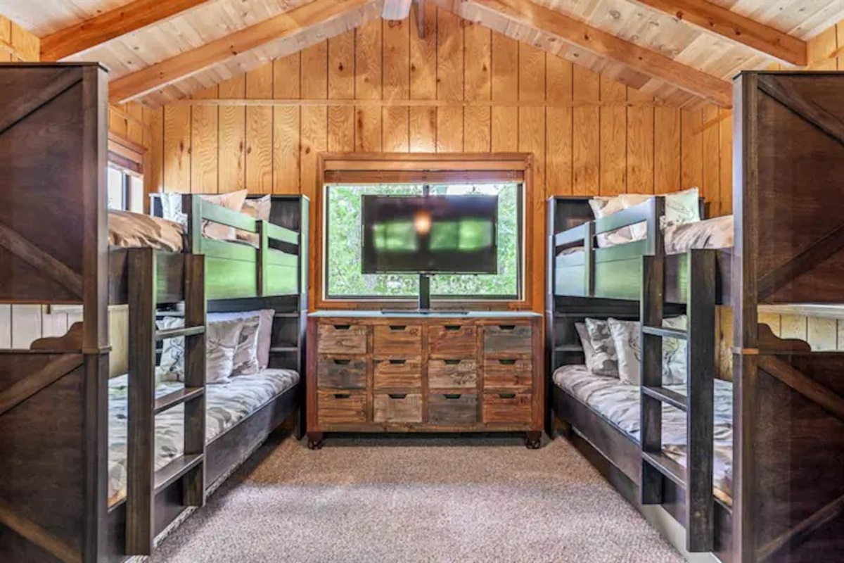 Bunk room—perfect for kids or groups