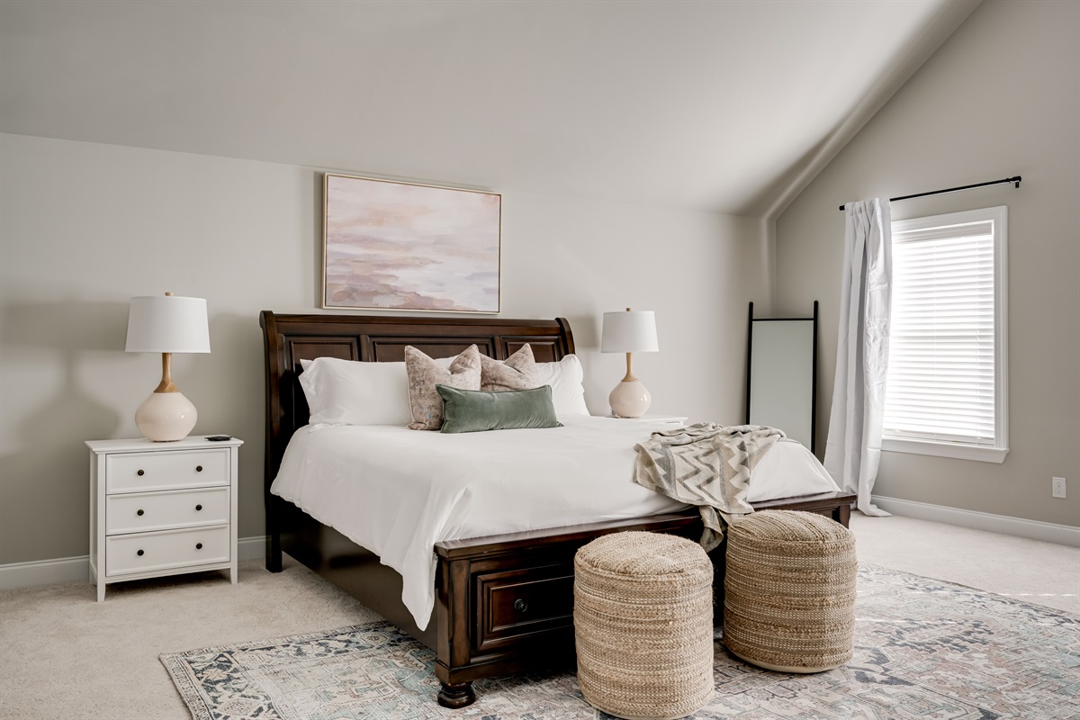 🛏️ Sleep like royalty in this king-size retreat of elegance and comfort.