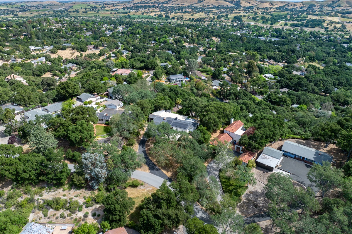 You’re just minutes from wineries, dining, and everything Paso Robles has to offer. 