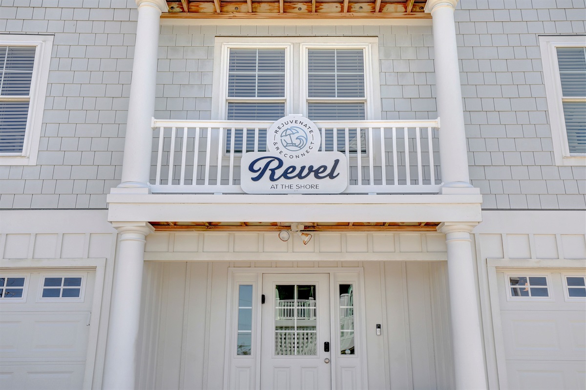 Welcome home! The main entrance to your coastal getaway.