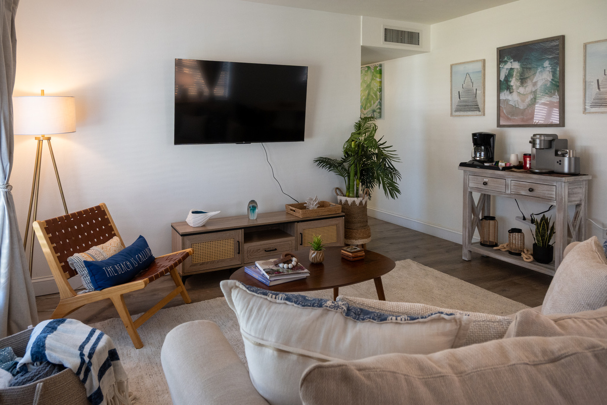 Reading chair, Smart TV and coffee console