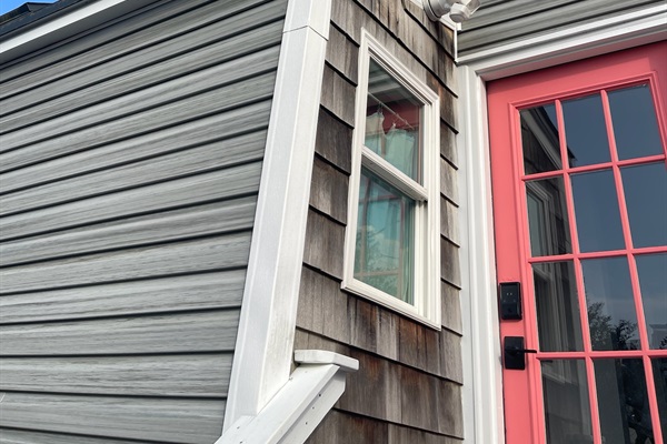 Side entry door from patio to kitchen