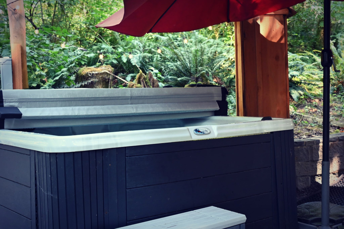 New, larger hot tub installed as of 2026!