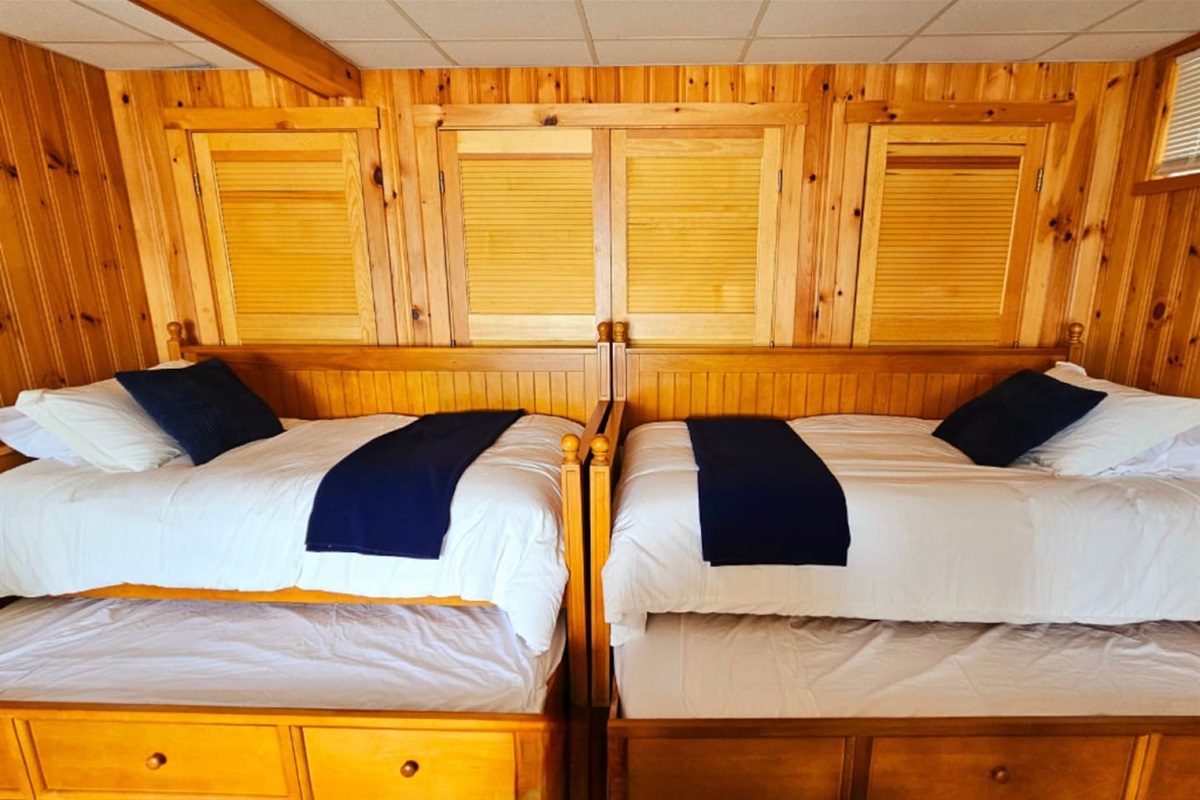 Two trundle beds!