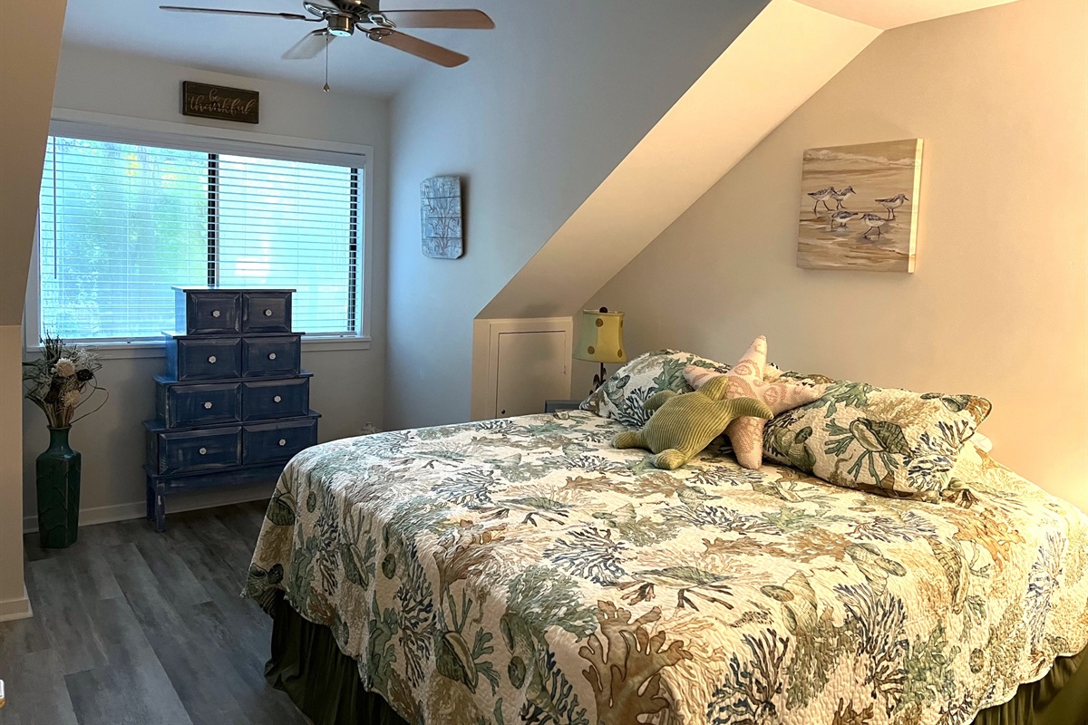 King in 2nd Bedroom (New bedspread)