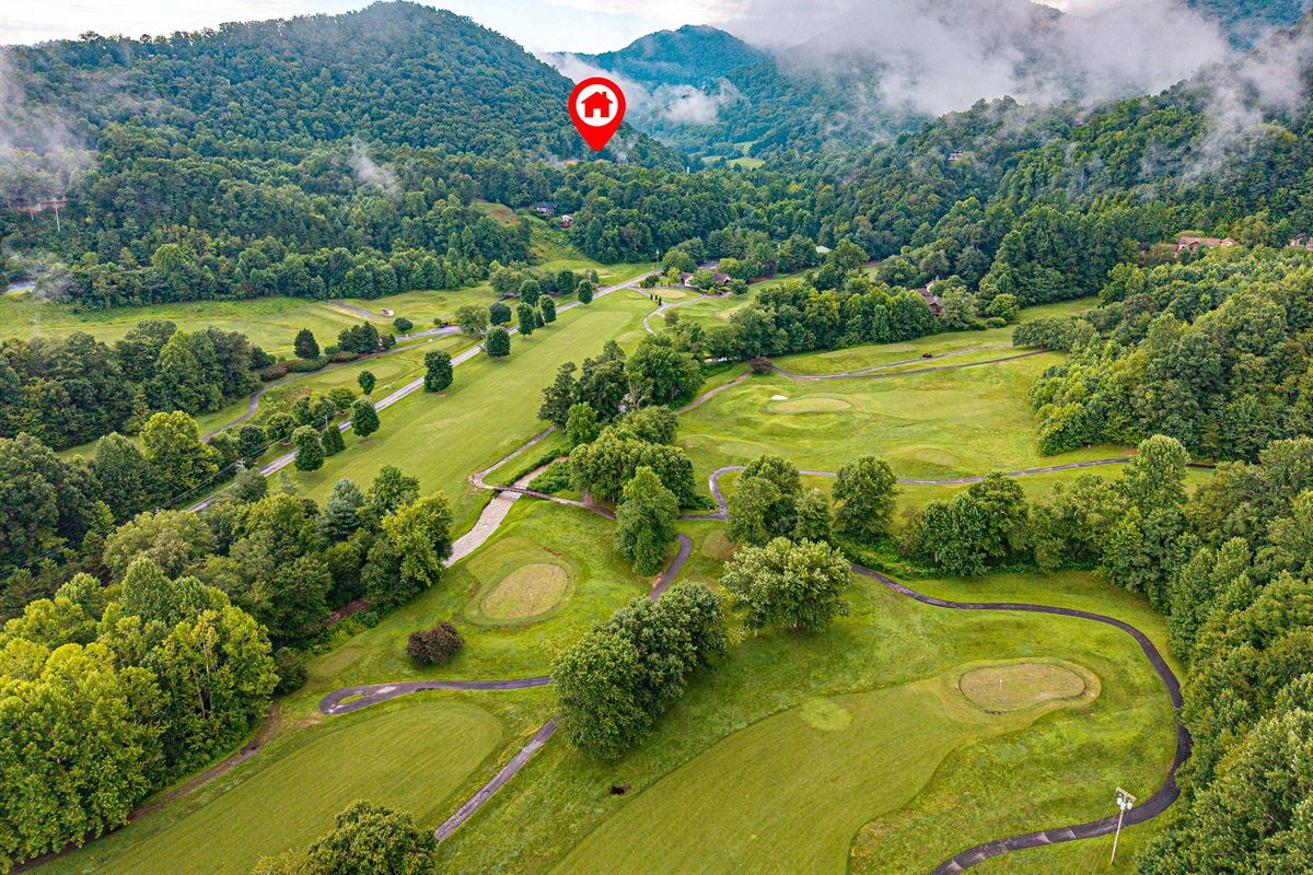 Walking distance to the Smoky Mountain Country Club!