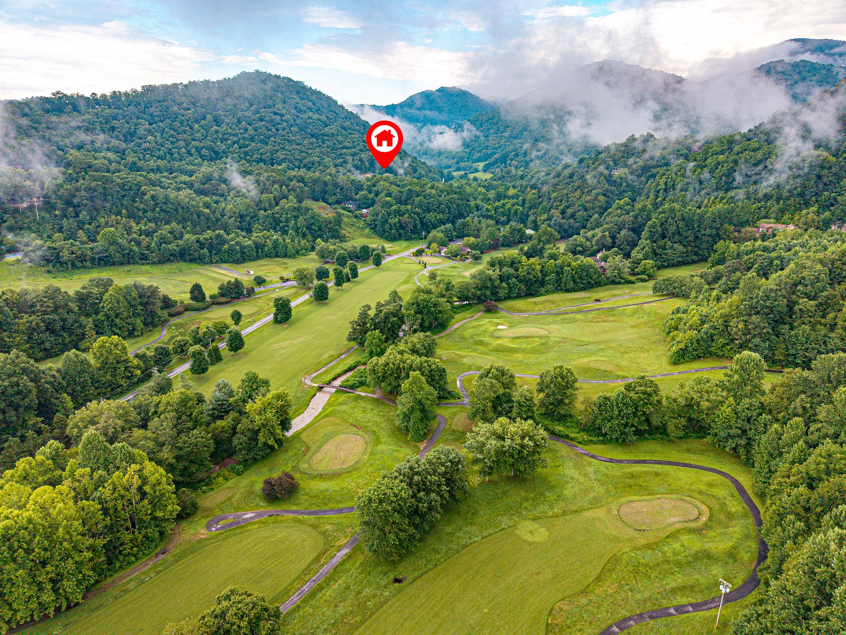 Walking distance to the Smoky Mountain Country Club!
