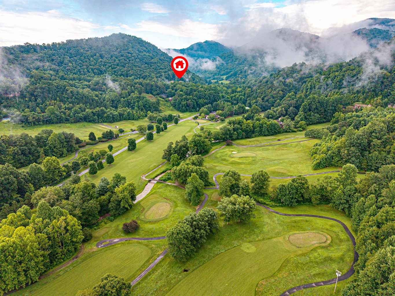 Walking distance to the Smoky Mountain Country Club!