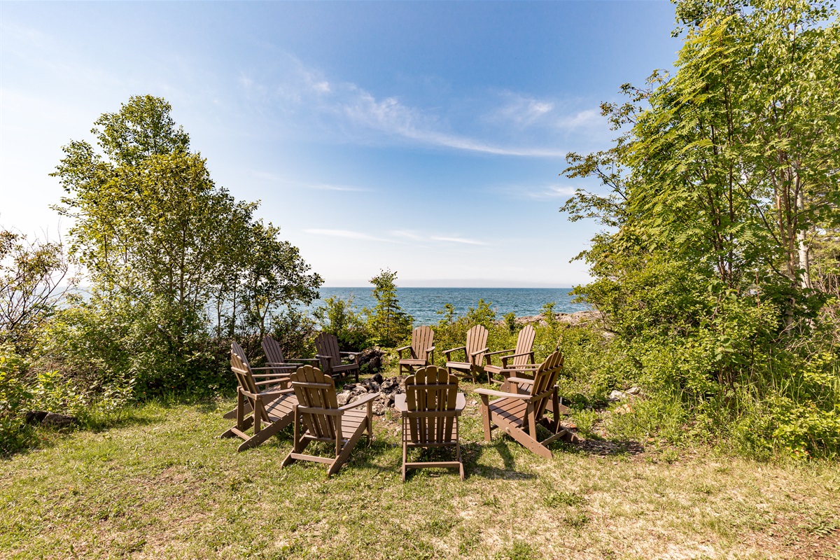 Make memories with a crackling fire right next to Lake Superior .
