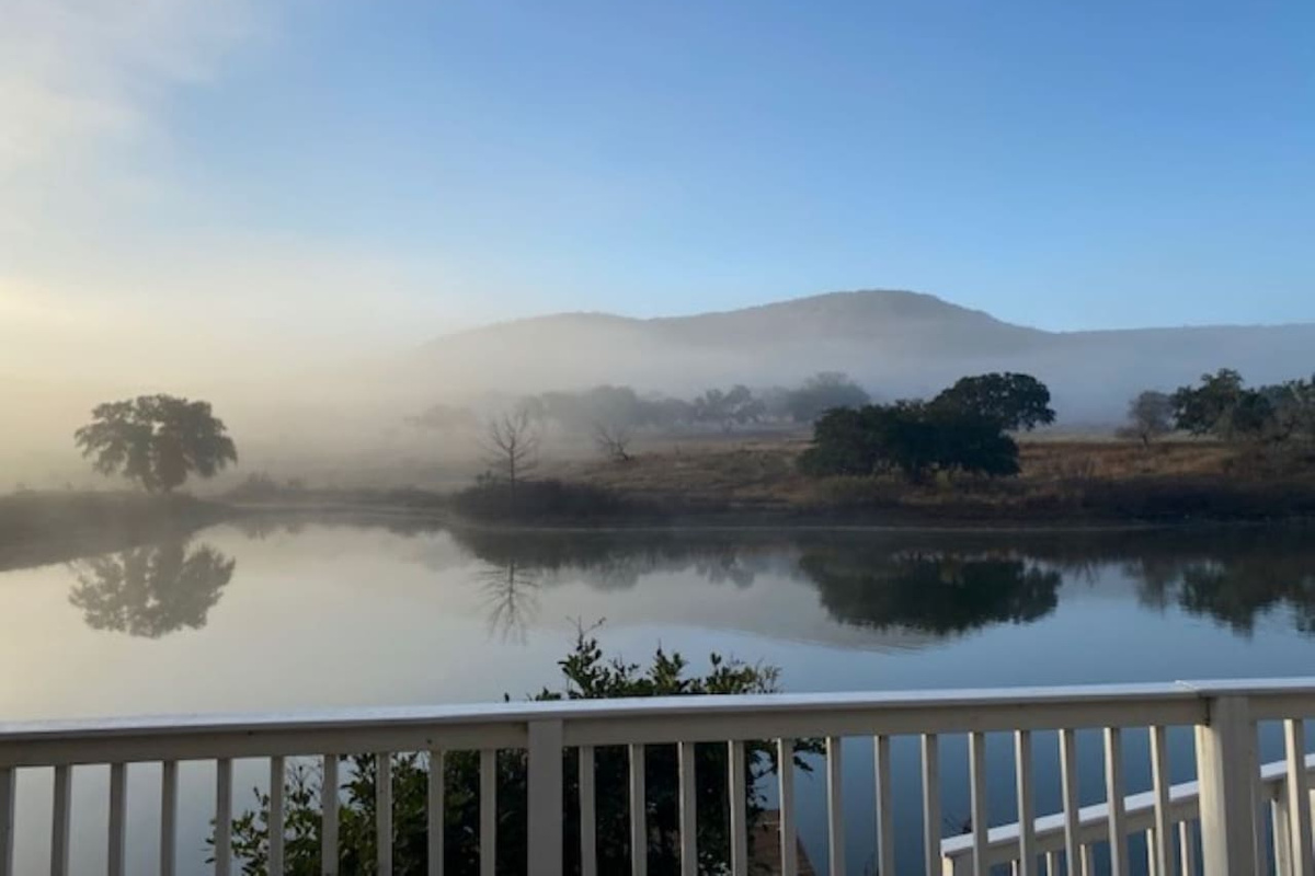 Indian Springs Lakehouse, Bandera
