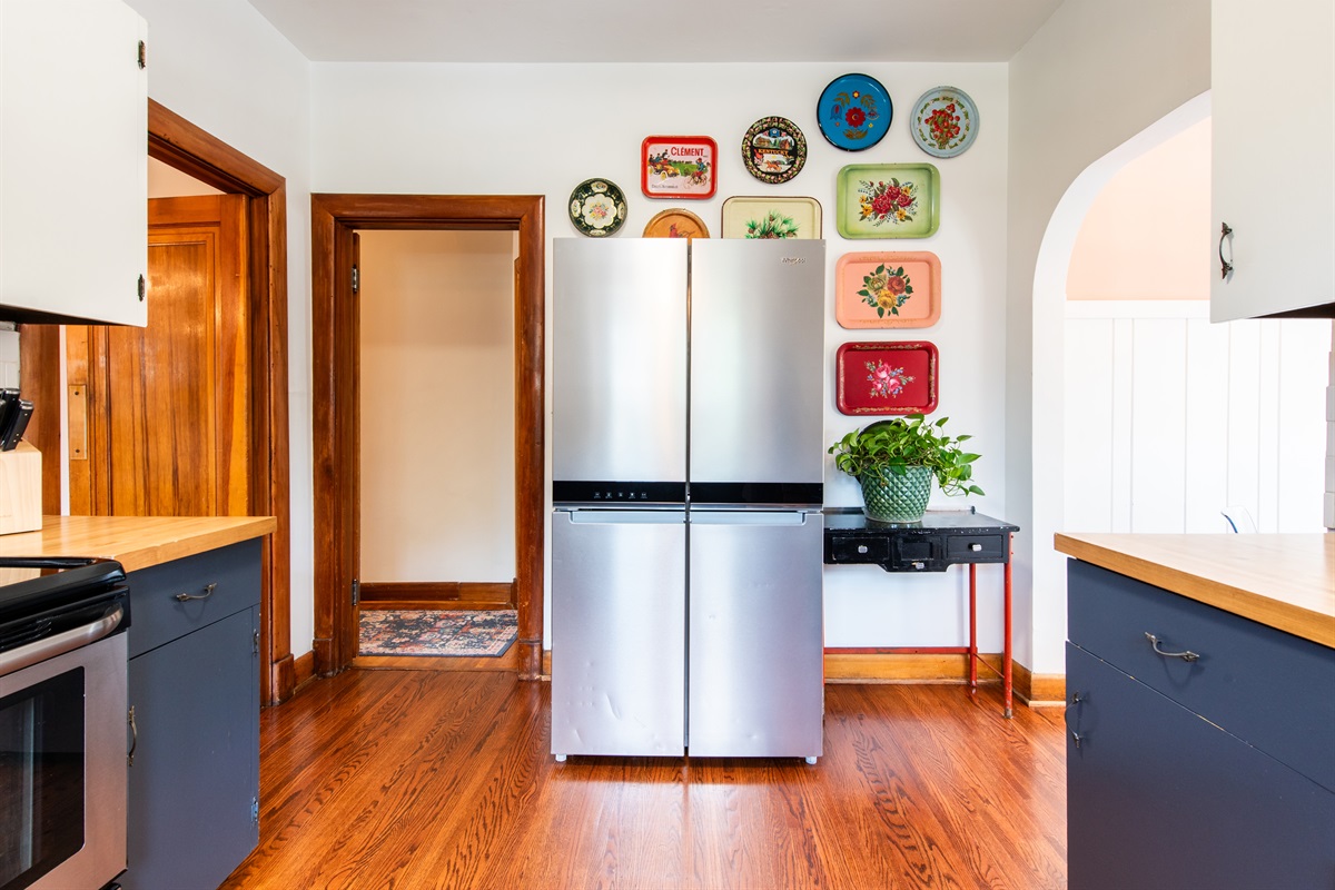 Fully stocked eat in kitchen