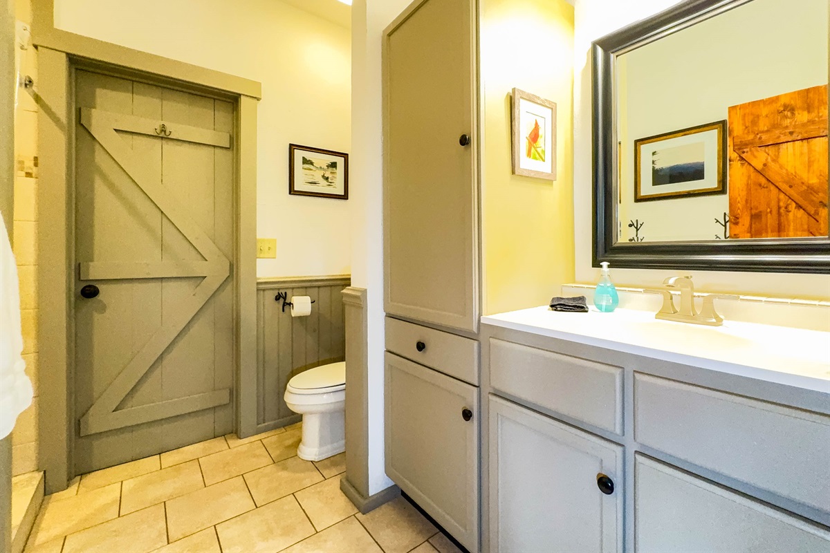 Spacious full  bathroom