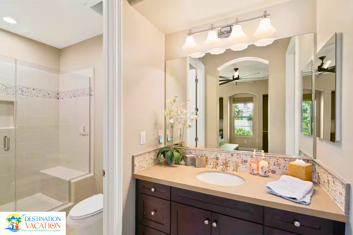 Bright, refined bathroom with luxurious finishes and timeless style.