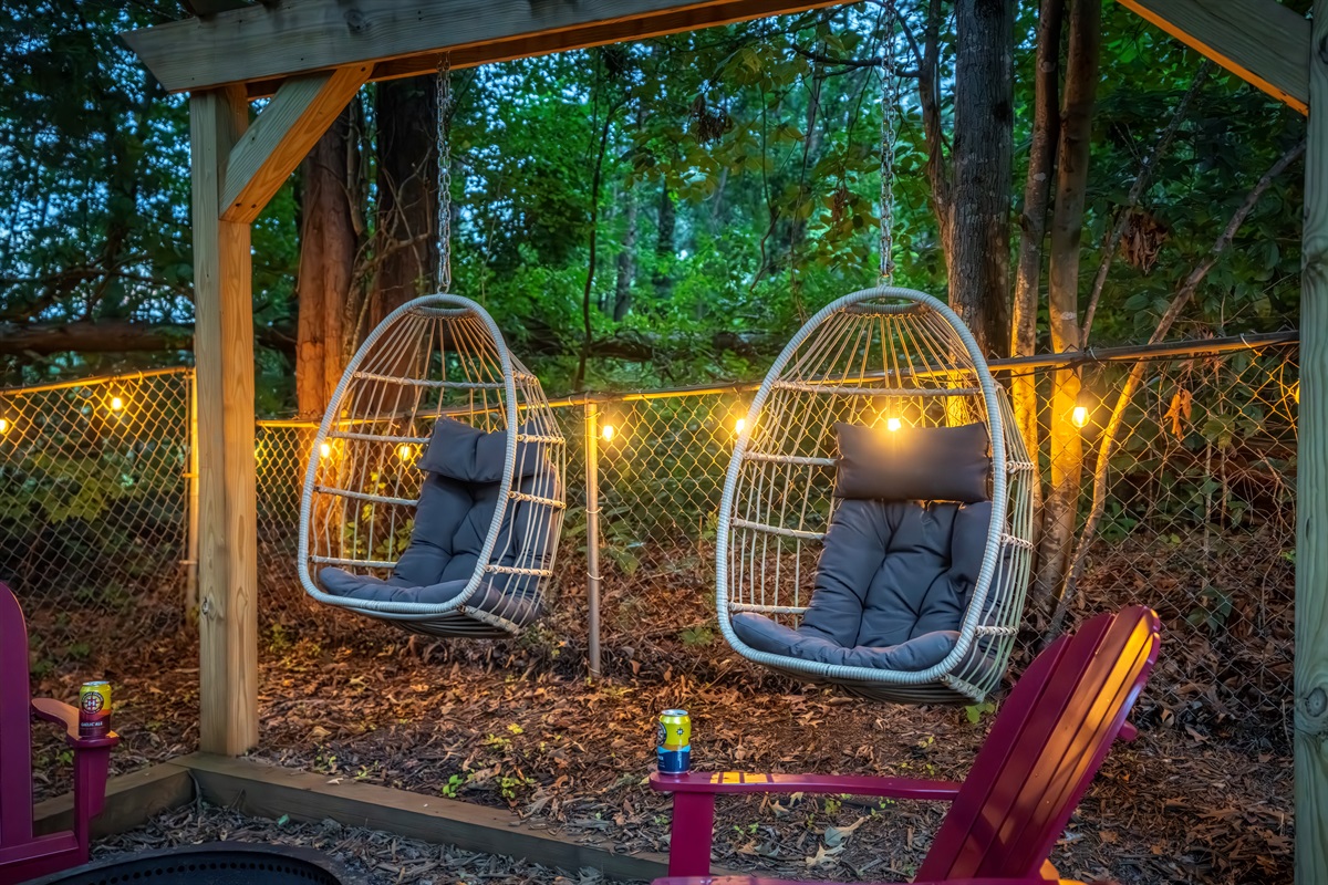 🌟 Sit back, sway, and enjoy the gentle breeze in our cozy swinging chairs—ideal for peaceful mornings or quiet afternoons. Plan your escape here.