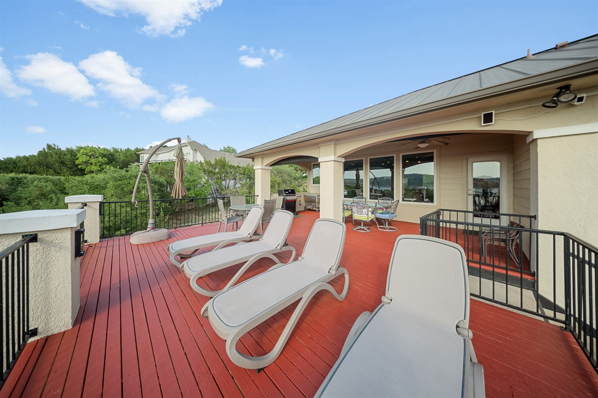 Upstairs lounge chairs 