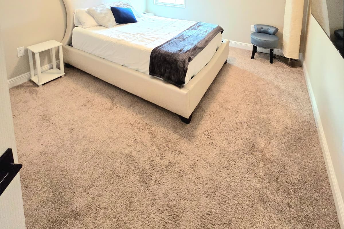2nd level queen bedroom