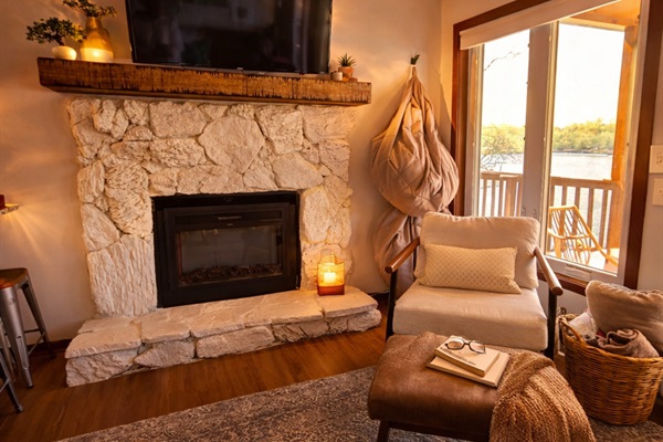Cove-Out Cottage Main Living Lounge