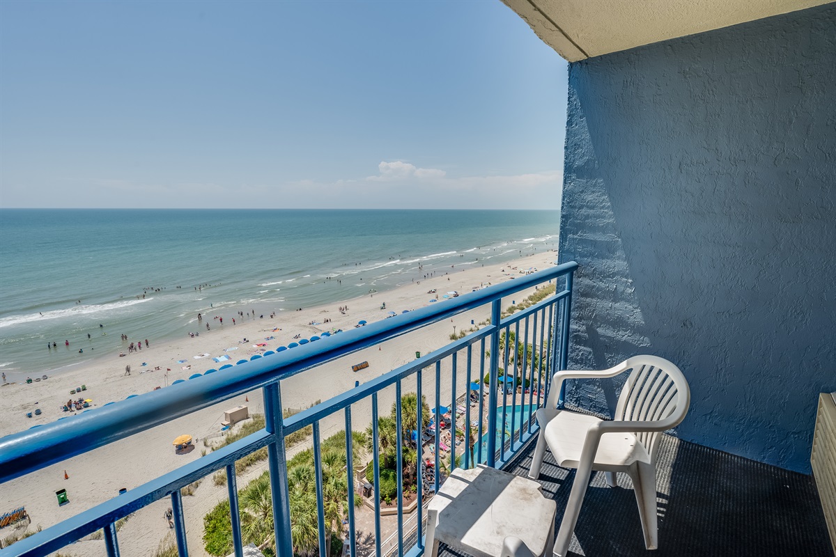 Balcony with Amazing Views of the Ocean🌊☀️