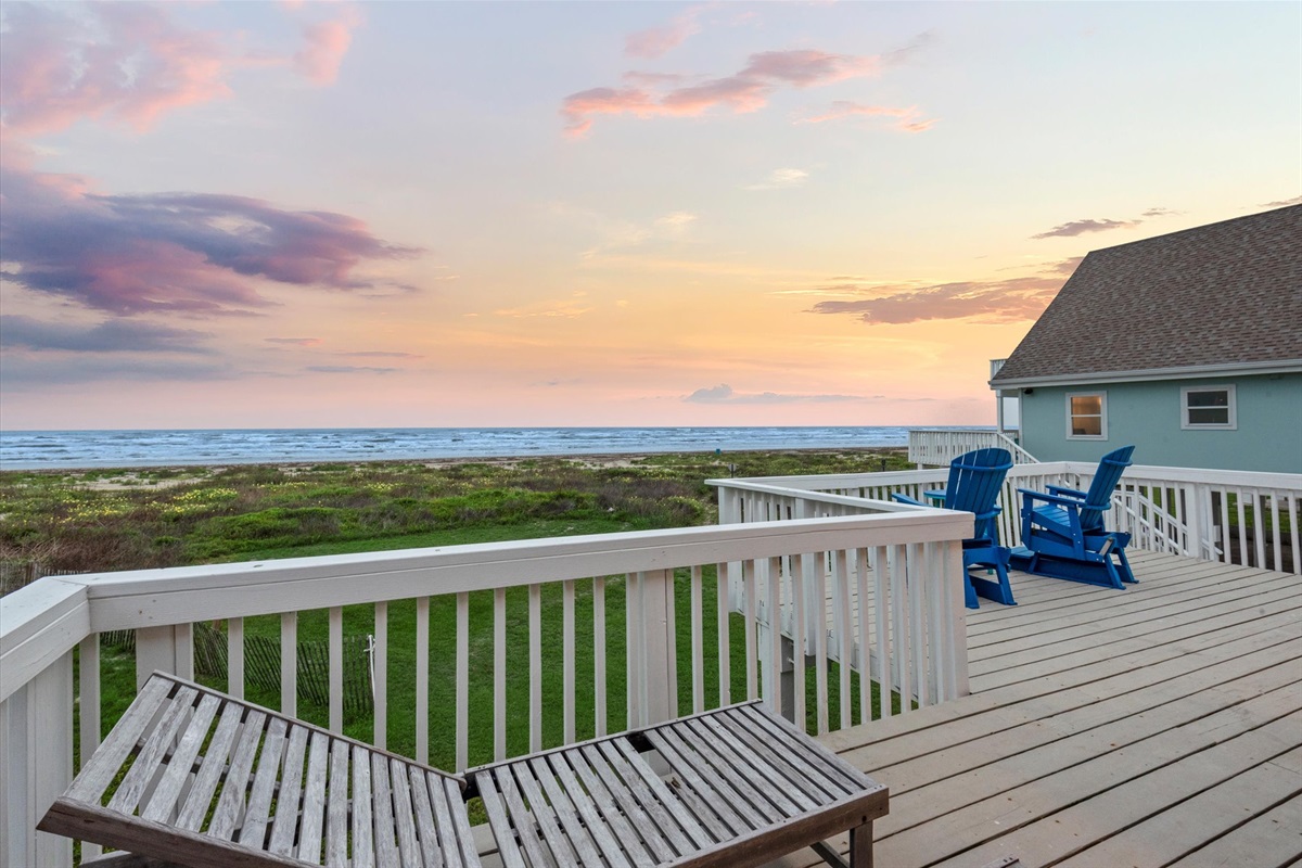 11a19635b86a42d5b5ab3006ddc1978e Large | Beachhouse | Texas | TX | Vacation Homes | Galveston | Crystal Beach | Kokomo | Breezy Days | Beachfront Elegance | Sunrise Serenity | Southern Sands Property Management, LLC