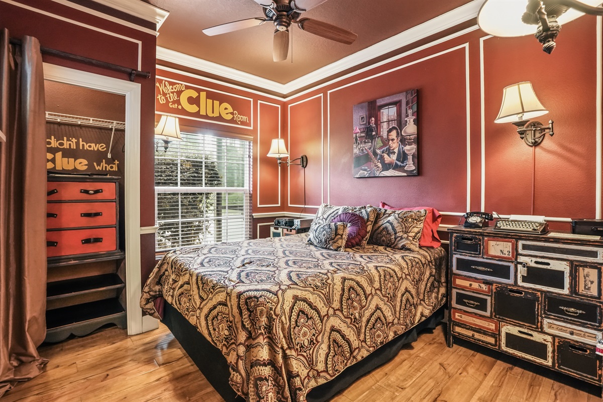 The Clue rooms are an ACTUAL escape room!
