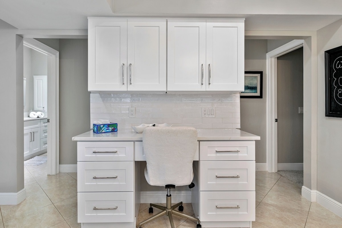 Dedicated desk space and plenty of built-in drawers for all your essentials.