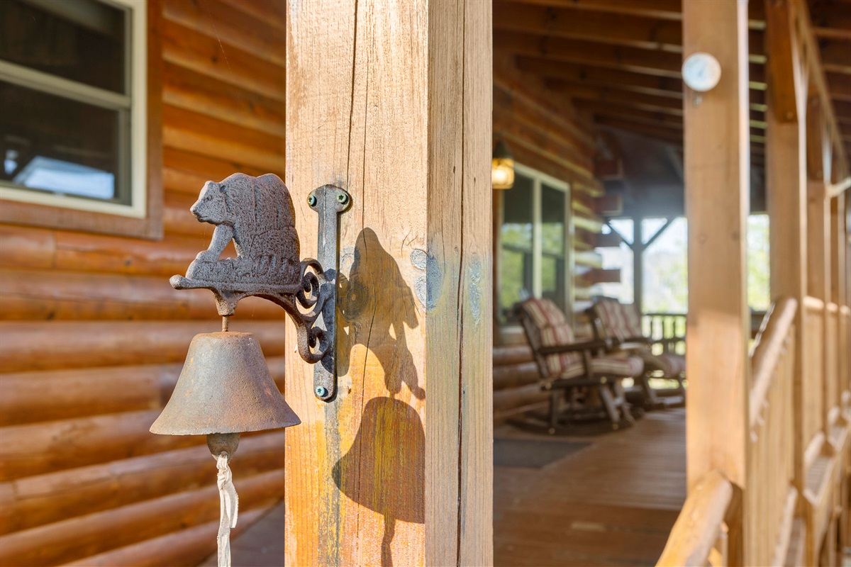 Front Porch: Ring the bell and unwind on rockers with stunning mountain views!