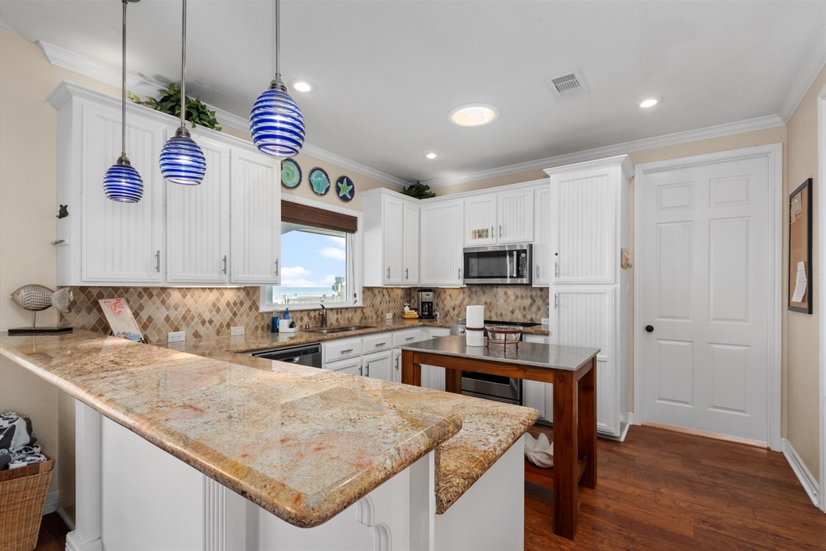11b94dd1864247a6a16349f07c3326d0 Large | Beachhouse | Texas | TX | Vacation Homes | Galveston | Crystal Beach | Kokomo | Breezy Days | Beachfront Elegance | Sunrise Serenity | Southern Sands Property Management, LLC