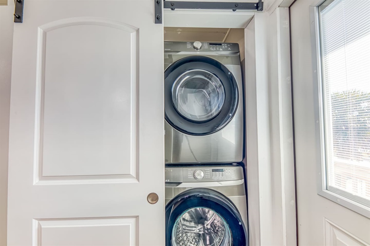 Laundry Room: Convenient machines for beach-ready outfits and fresh linens. Enjoy hassle-free stays!