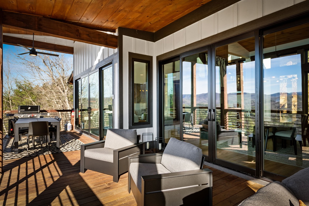 Architecture that invites the mountains in.