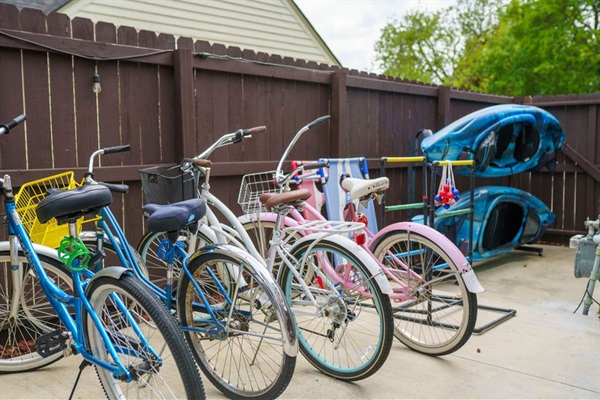 Complimentary Adventure Gear: Four beach cruisers and two kayaks for your Summer fun.