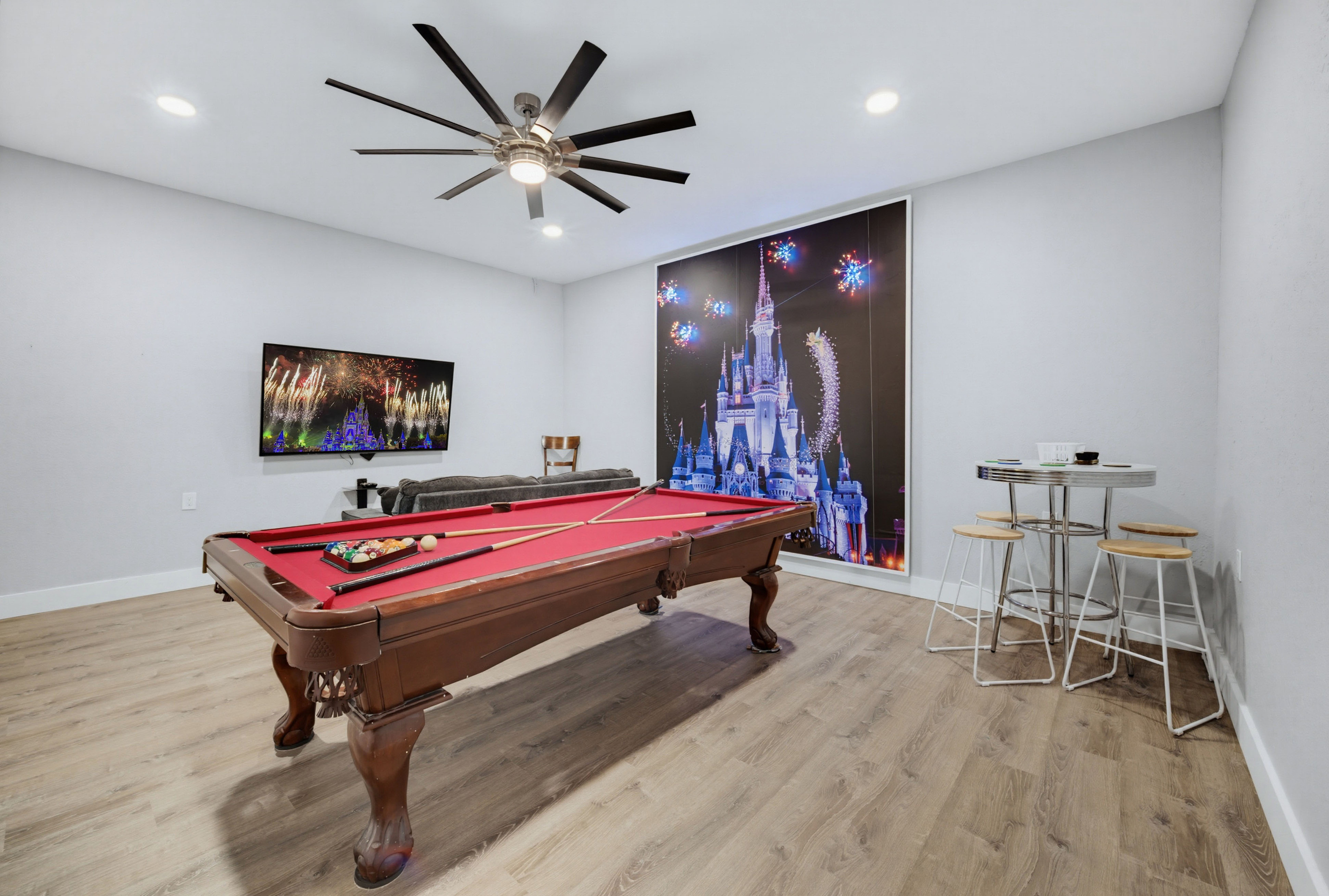 Games room with pool table