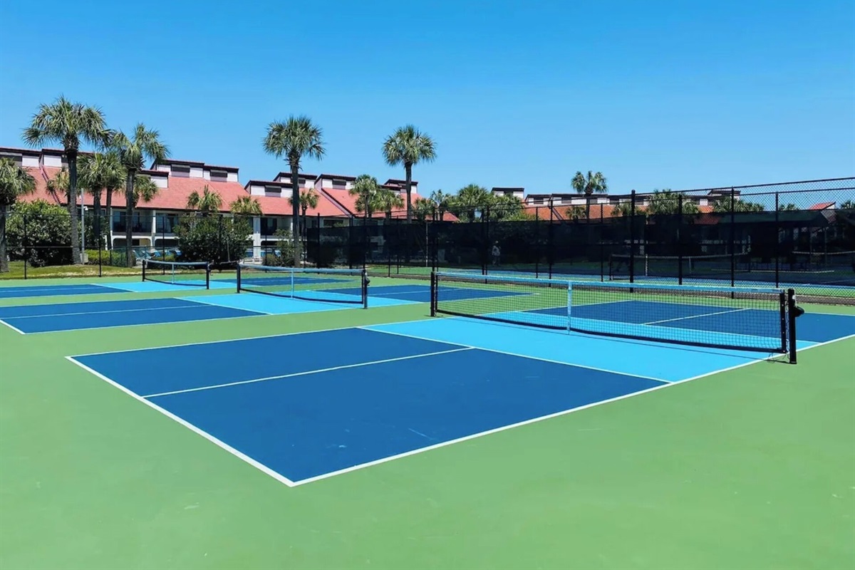 Pickleball, shuffleboard & tennis courts