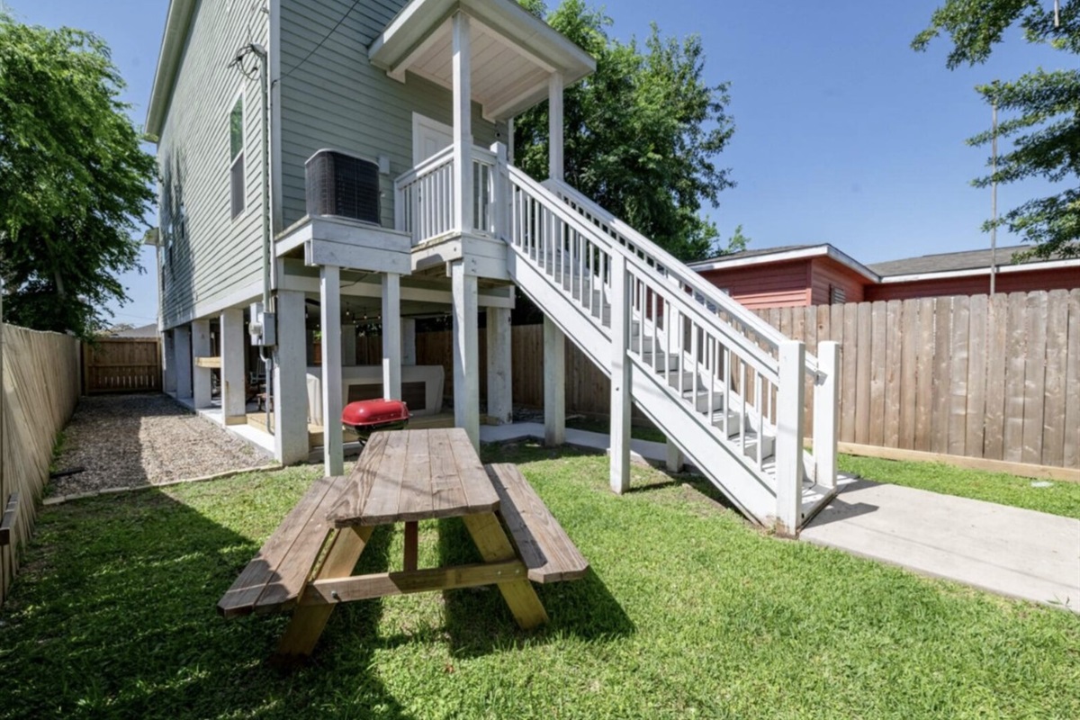 11c98537618a415d960d38aa11e0ca95 Large | Beachhouse | Texas | TX | Vacation Homes | Galveston | Crystal Beach | Kokomo | Breezy Days | Beachfront Elegance | Sunrise Serenity | Southern Sands Property Management, LLC