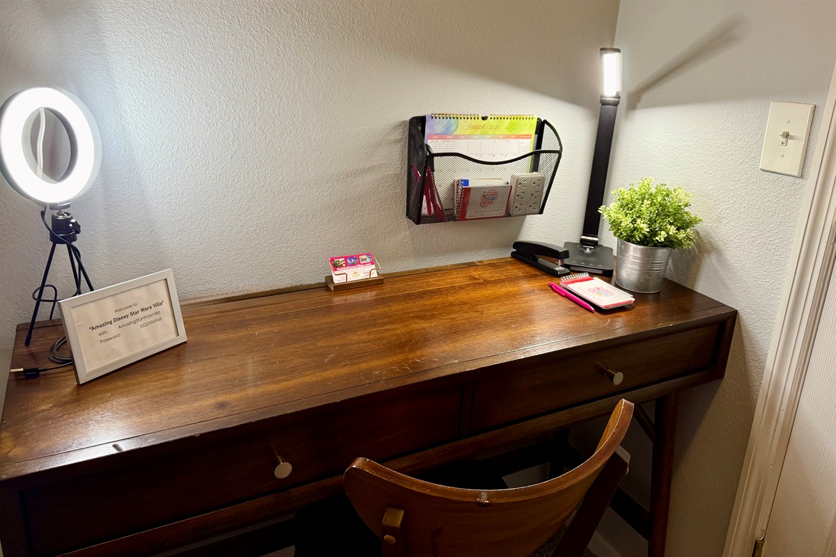 💻 Stay productive in our stocked office space – complete with supplies, great lighting, and fast reliable WiFi, perfect for planning, working, and getting things done with ease. ✨
