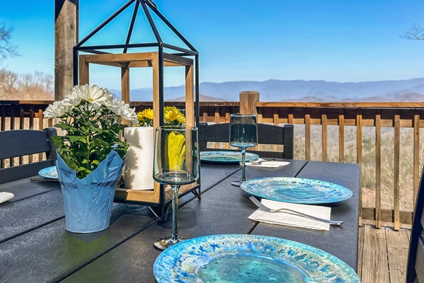 A real dining table! Because dining outside doesn't have to mean plastic plates & cups.