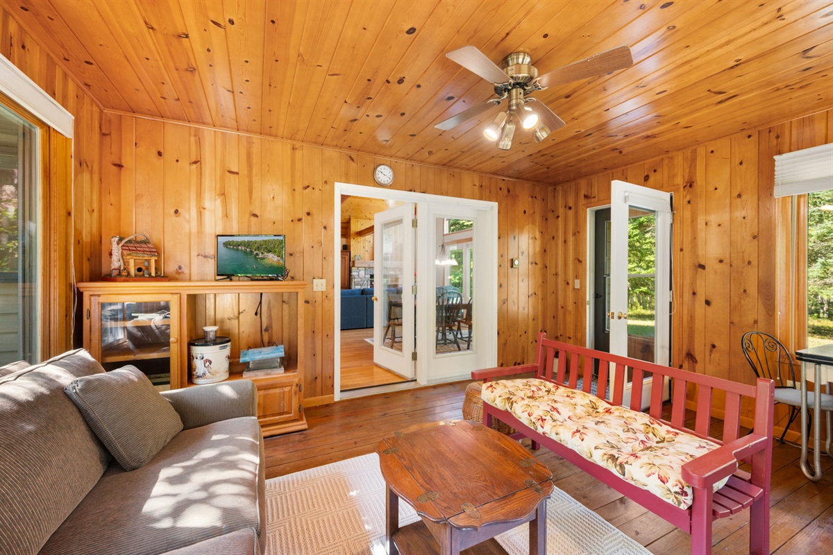 Beautiful 4 - Season Room