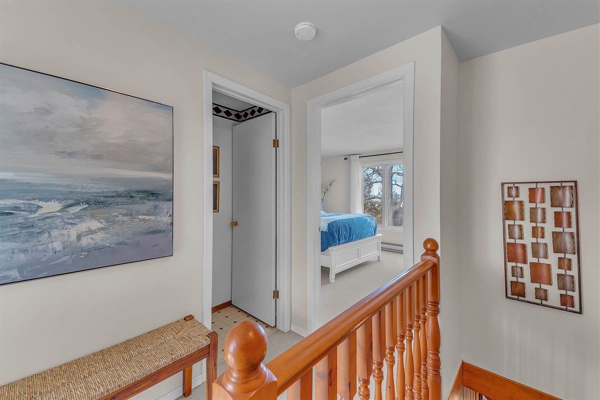 11e35b90769041a7b81e967ff1553b22 Large