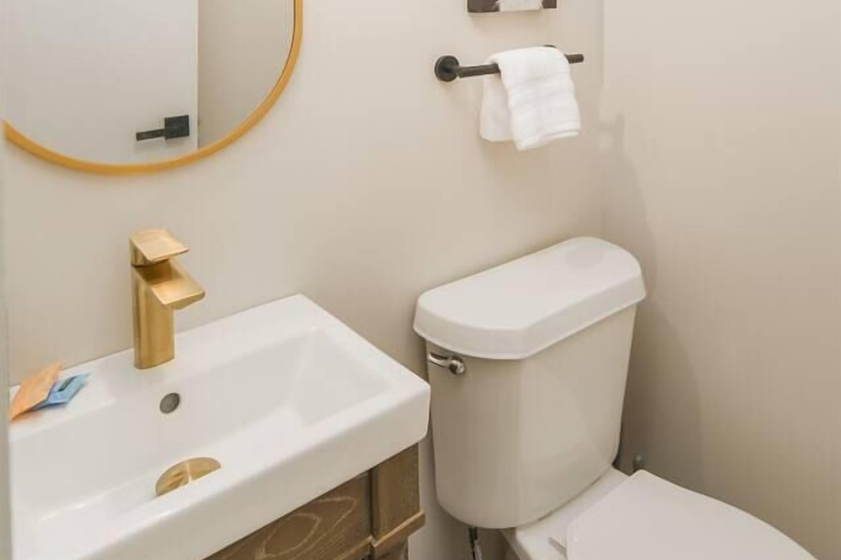 Unit 2: Half Bathroom Bed & Bath Linens Provided