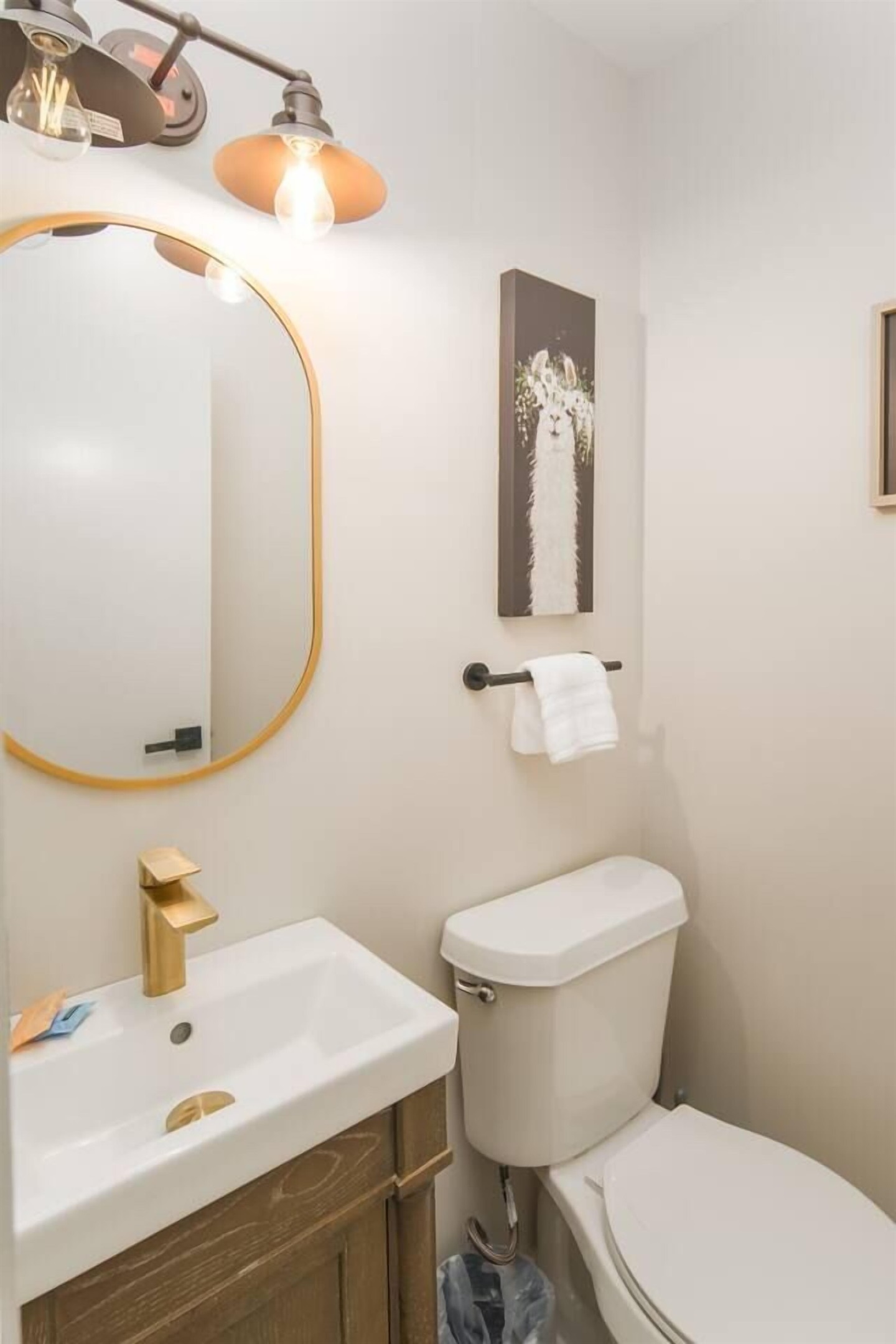 Unit 2: Half Bathroom Bed & Bath Linens Provided