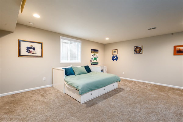 King Daybed - Basement