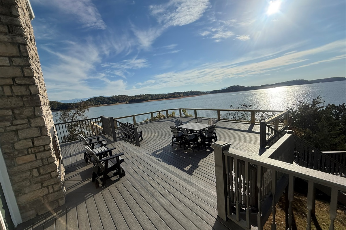 New Large Deck just added 1K square feet to the previous 32ftx21ft deck. Overlooks Douglas Lake on 2 sides of the deck with a wonderful, refreshing breeze.