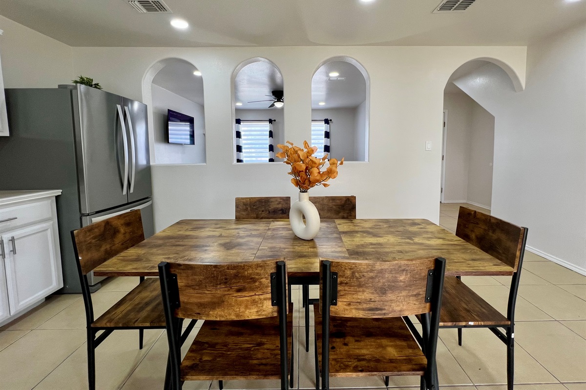 Kitchen and dining table for 6