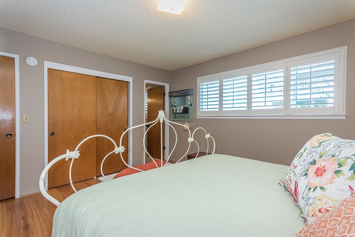 Primary bedroom with en suite bathroom