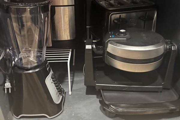 Air Fryer, Blender, Toaster, Waffle maker