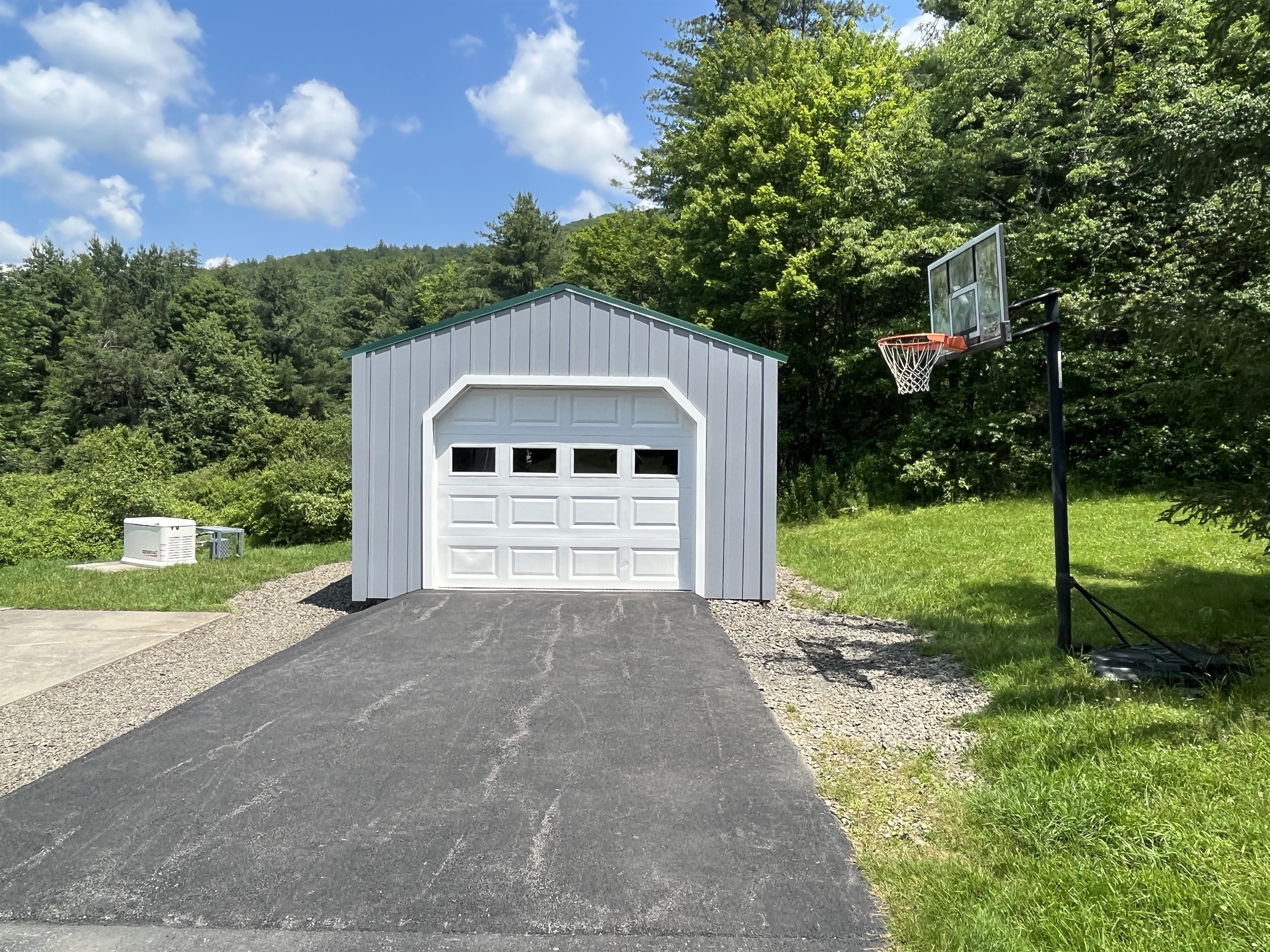 Basketball hoop and Garage game room
