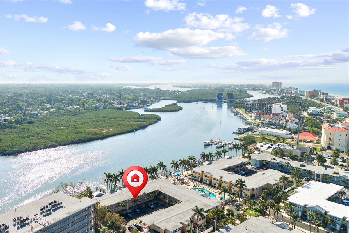 Barefoot Beach Resort! Lovely spot on the Intracoastal!