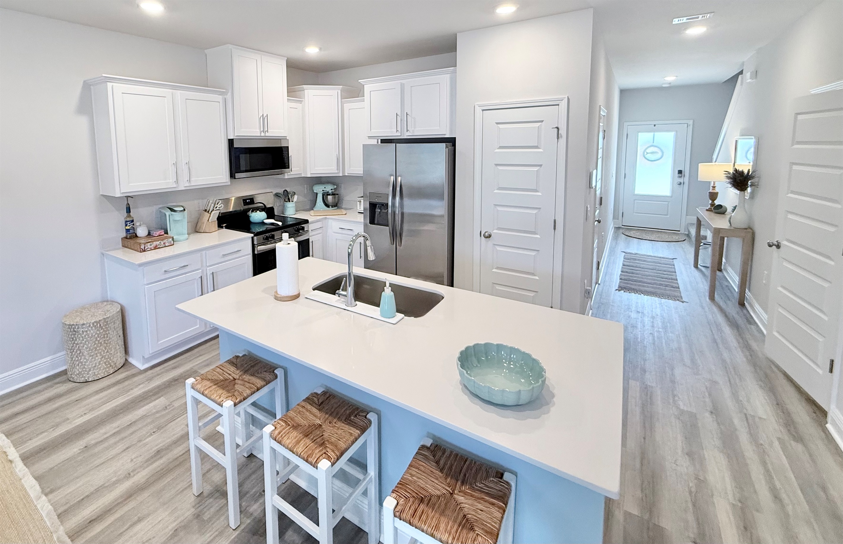 Our barter island area. Perfect for kiddo breakfasts and socializing.