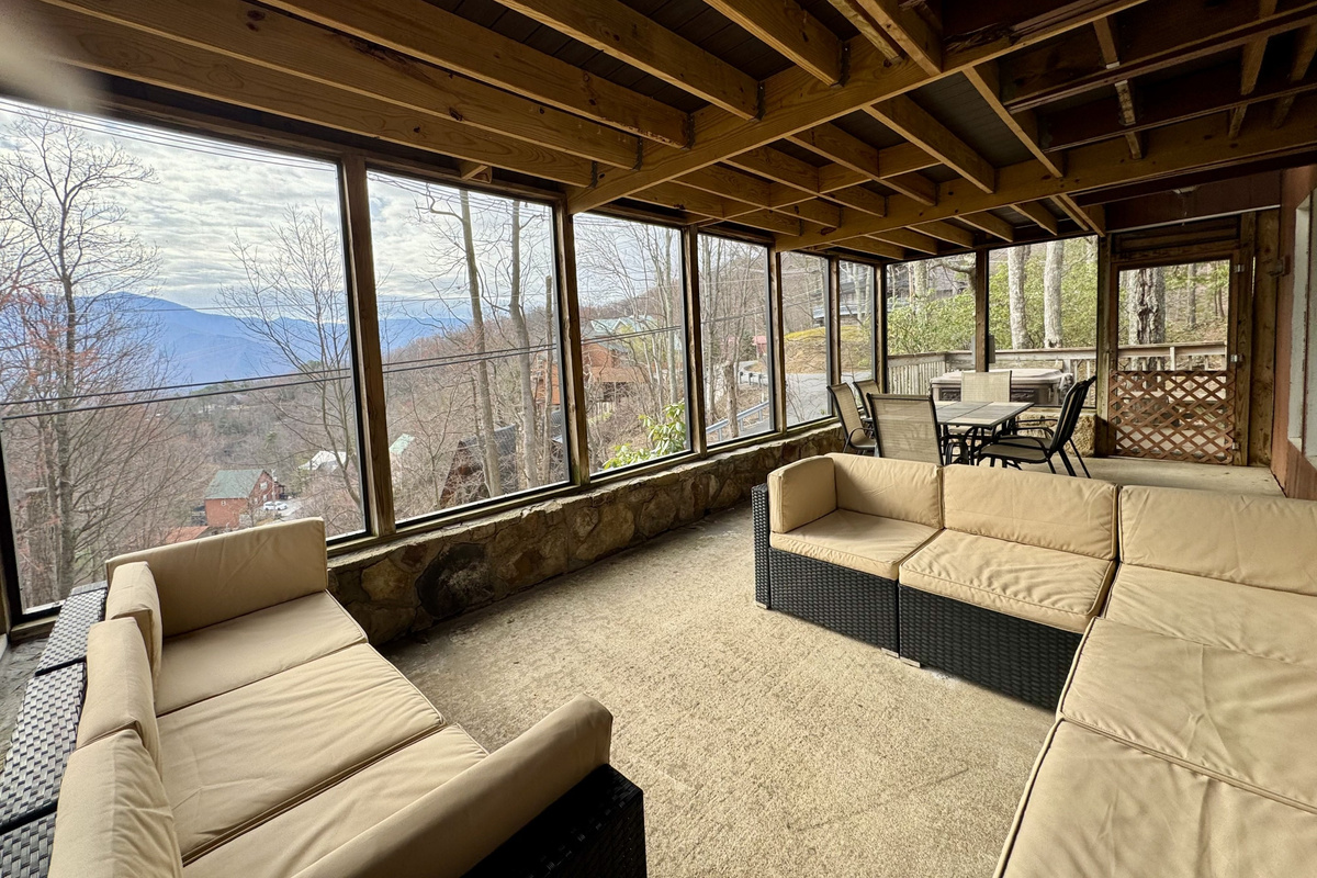 Christmas Screened Porch View & Seating/Dining